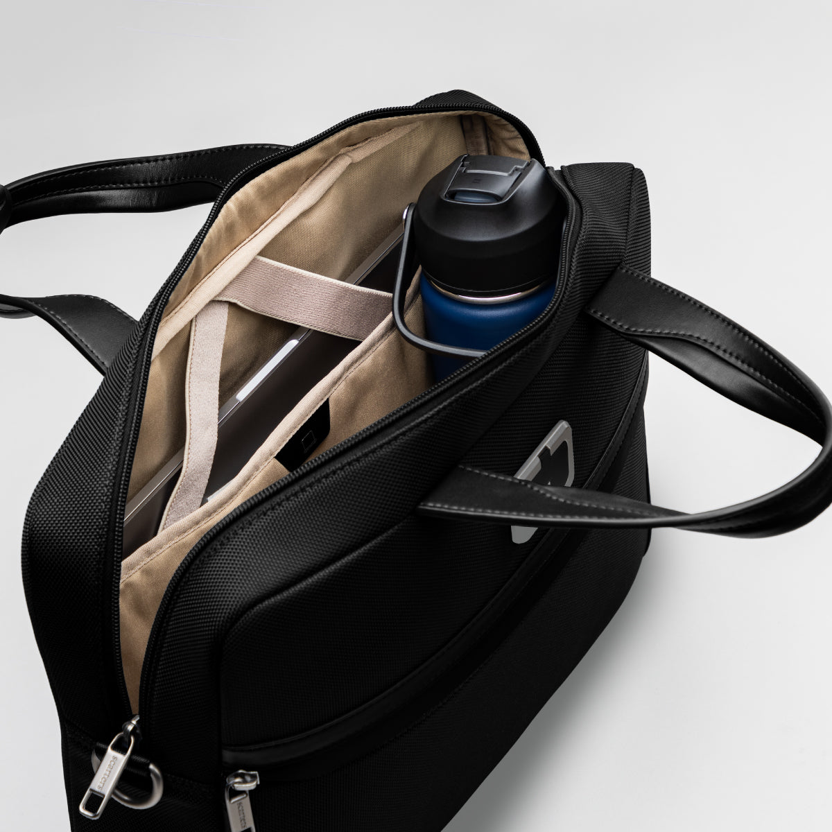 Downtown Messenger | Midnight Black
