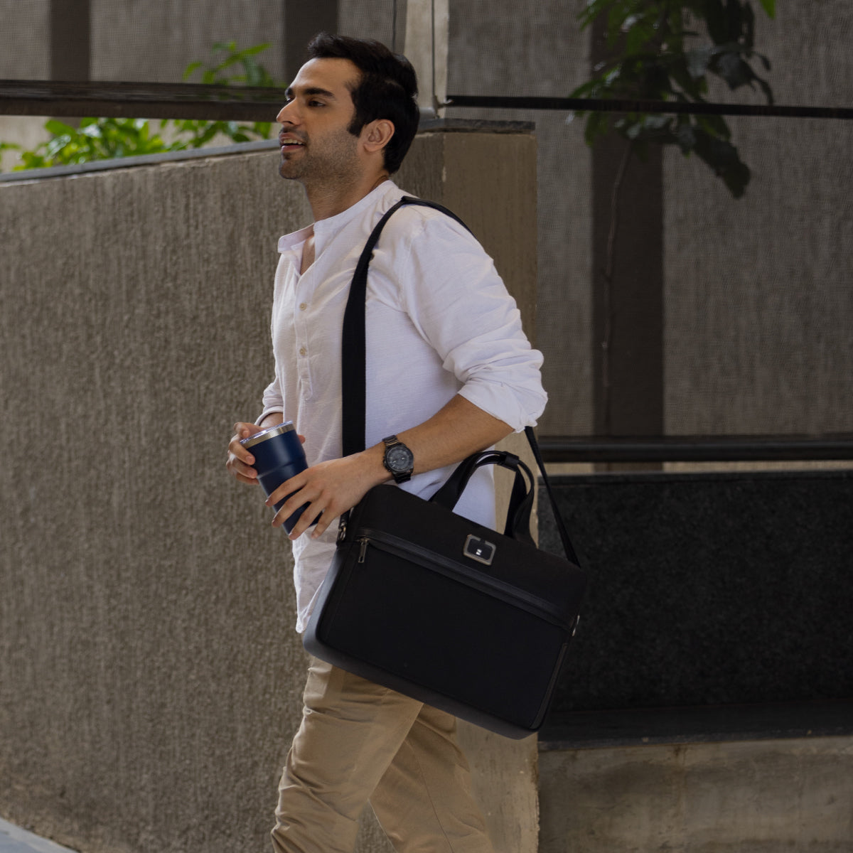 Downtown Messenger | Midnight Black