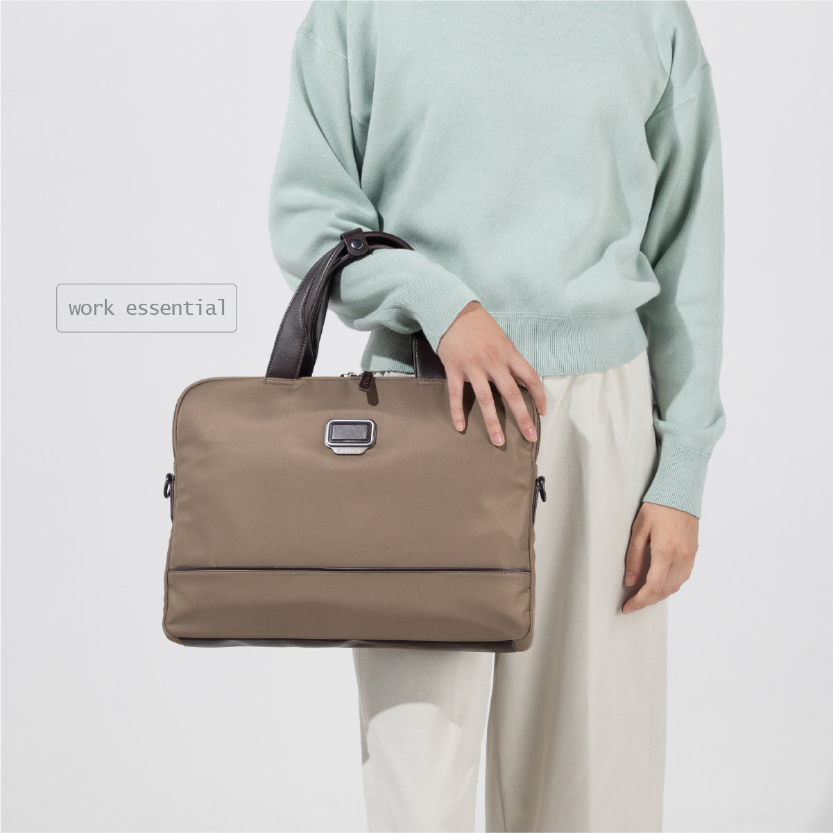 gen/Focus Messenger | Desert Sand